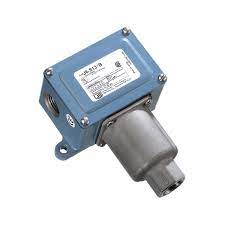 UE Controls J6 Series Pressure Switches  Model 126-160